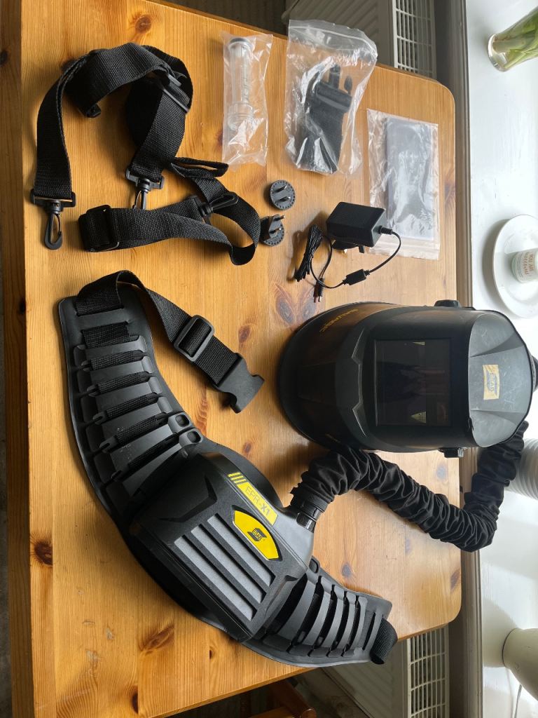 ESAB SAVAGE A40 Air Fed Welding Mask – Good Condition