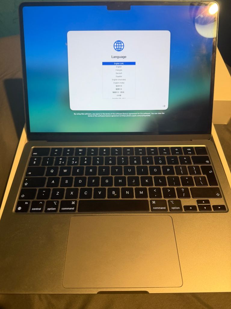 Used New Apple MacBook Air M2 13.6 -inch - Grey