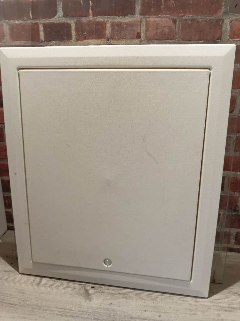 Insulated loft hatch 