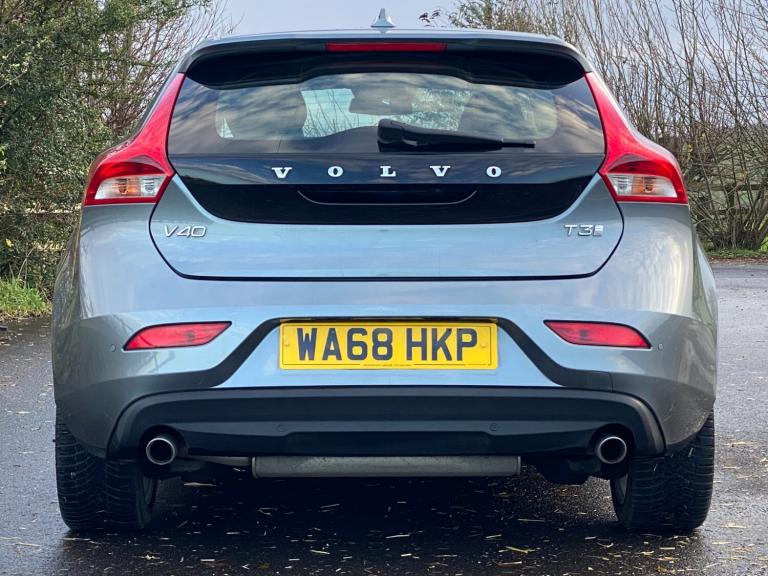 2018 Volvo V40 T3 [152] Inscription 5dr - Sat Nav &amp; Rear Camera &amp; Heated Seats HATCHBACK ...