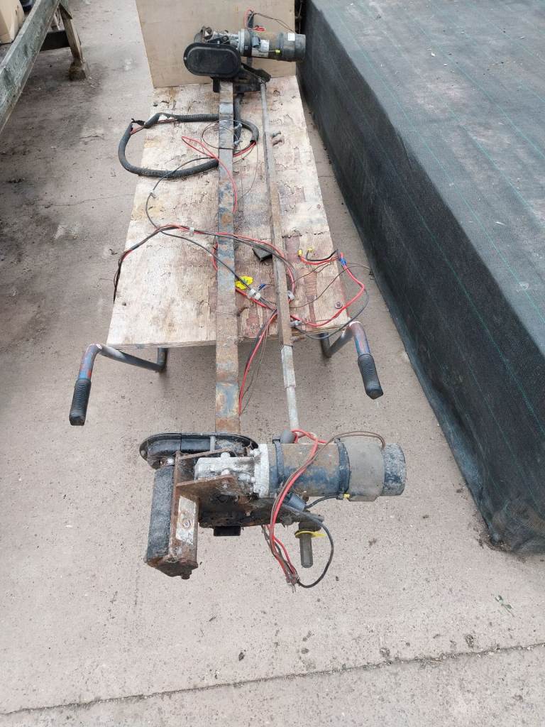 Caravan twin axle motor mover 