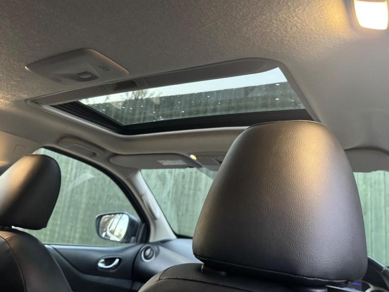  Nissan Navara 2.3 dCi N-Guard Auto 4WD Euro 6 4dr Diesel Automatic