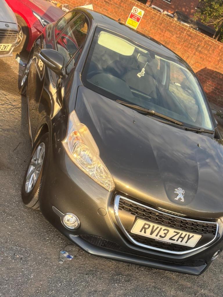 Peugeot, 208, Hatchback, 2013, Manual, 1199 (cc), 3 doors