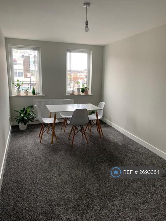 2 bedroom flat in Henry Court, Rotherham, S65 (2 bed) (#2693364)