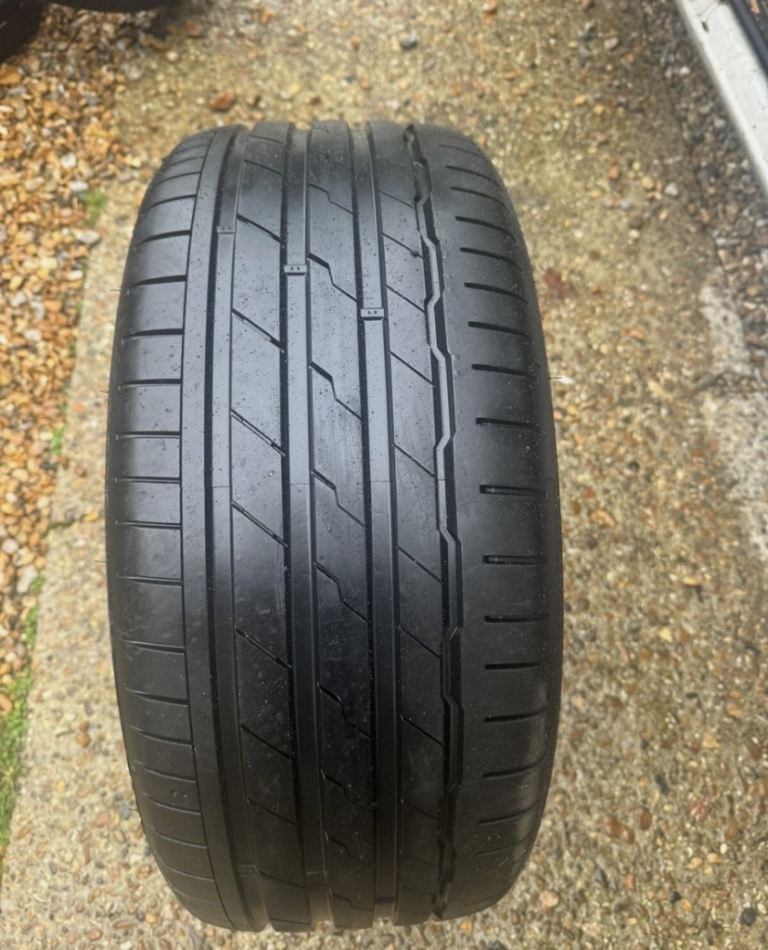 Hankook Runflat 255/40/18