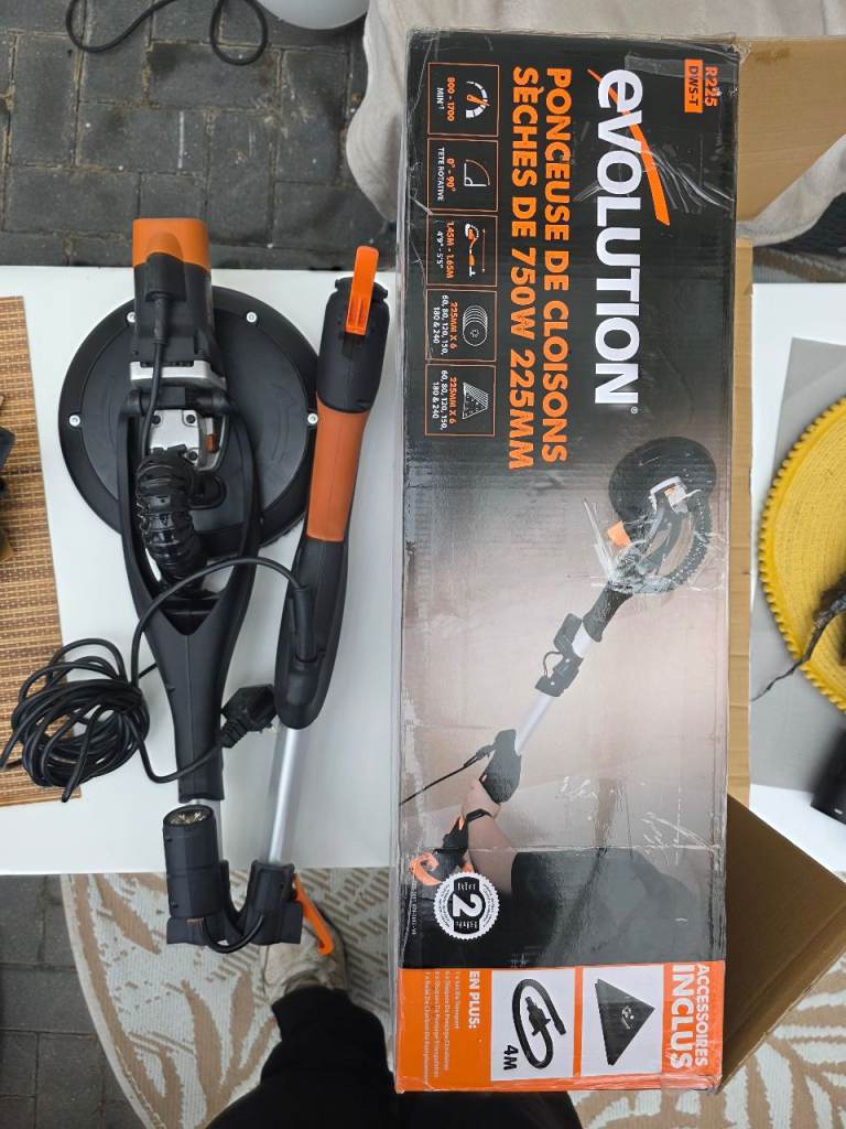 Evolution Drywall Sander 750W 225mm with Accessories