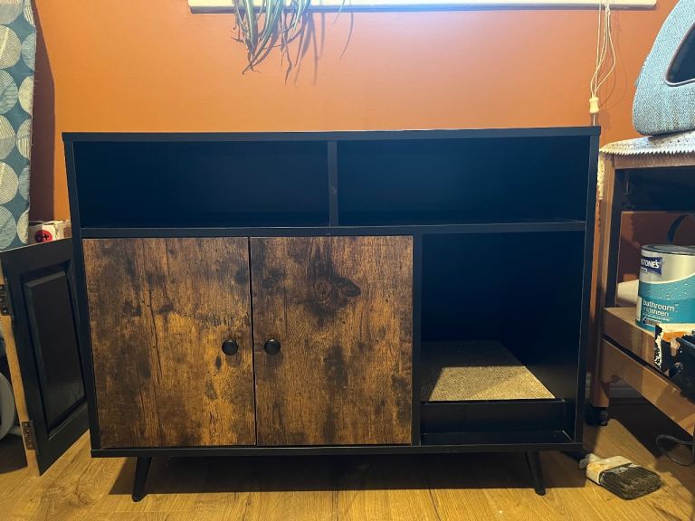 Cat litter box cabinet 