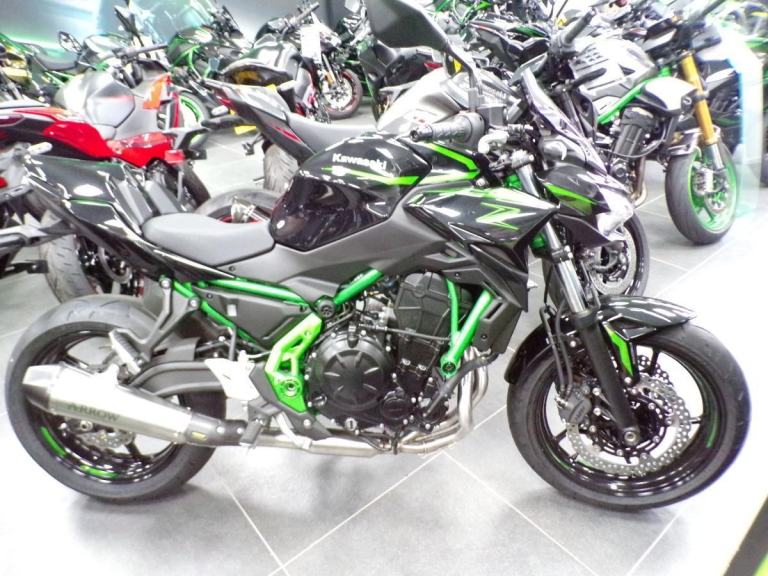 2025 KAWASAKI Z650 PERFORMANCE NEW UNREGISTERED BIKE