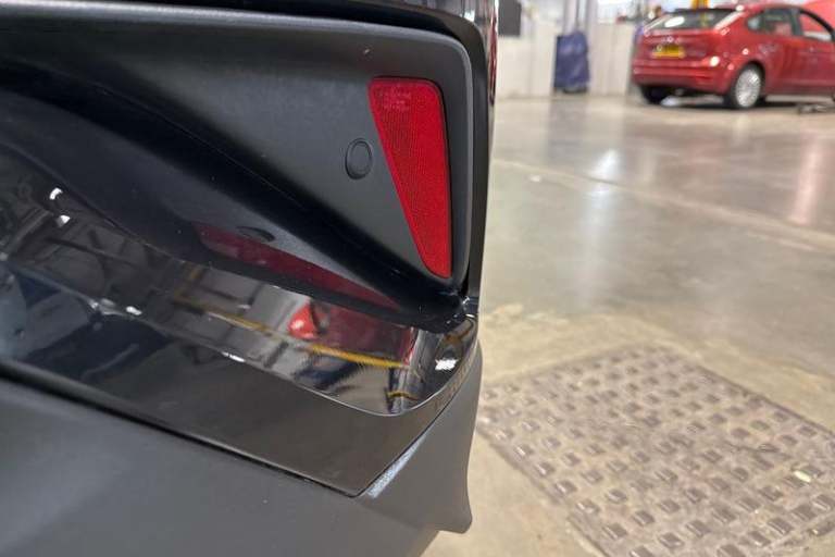 2022 Toyota C-HR 1.8 VVT-h GPF Design SUV 5dr Petrol Hybrid CVT Euro 6 (s/s) (122 ps) Automa SUV ...