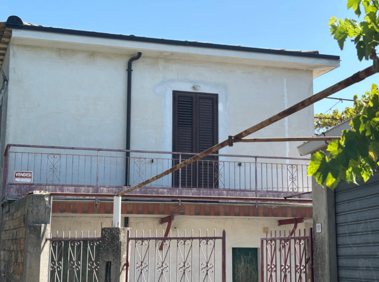 Spread the balance over 10 years - villa in Calabria, Italy