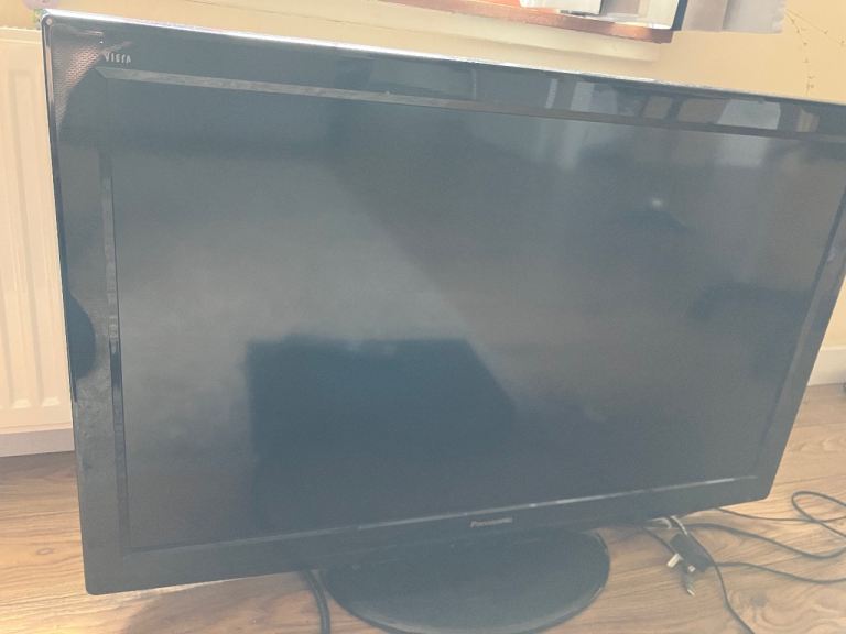Panasonic Viera 37-inch LCD TV TX-L37S20BA - Perfect Condition