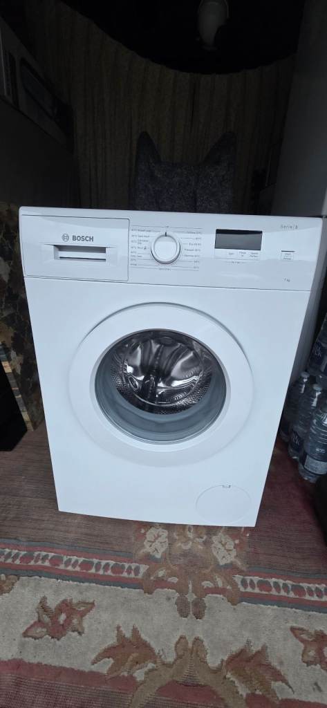 Like new Bosch 7kg washing machine, spotlessly clean 