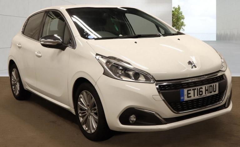 PEUGEOT 208 1.2 PureTech Allure 5dr Petrol Manual, Low Mileage, Cambelt Changed