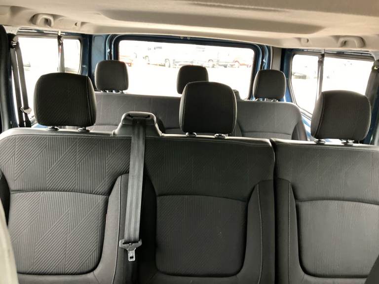 2020 Renault Trafic LL30 ENERGY dCi 120 Sport Nav 9 Seater Standard Roof Minibus DIESEL Manual