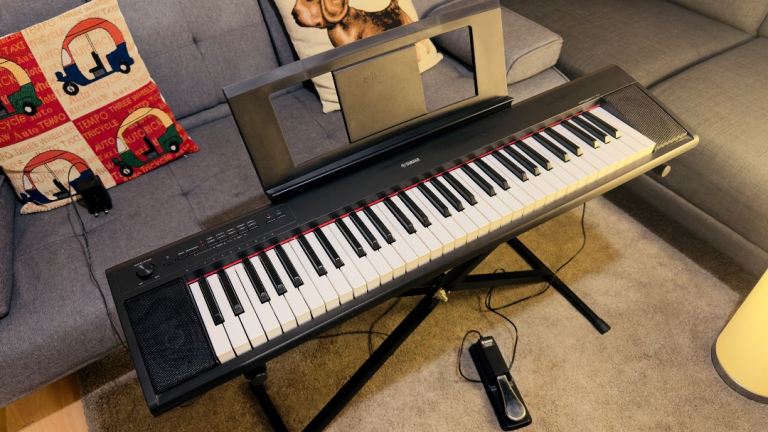 Yamaha Piaggero Np-12 Piano