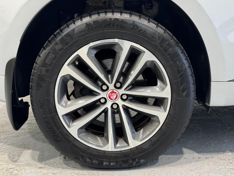 2019 Jaguar F-Pace 2.0 D180 R-Sport SUV 5dr Diesel Auto AWD Euro 6 (s/s) (180 ps) ESTATE Diesel A...