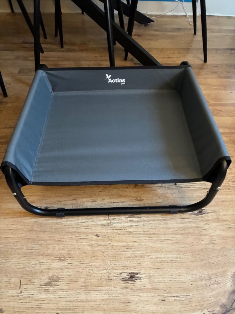 Raised dog bed - Small/Medium dog