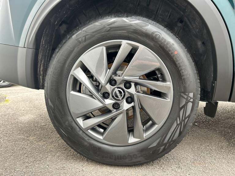 2025 Nissan Qashqai 1.3 DiG-T MH Acenta Premium 5dr HATCHBACK PETROL Manual