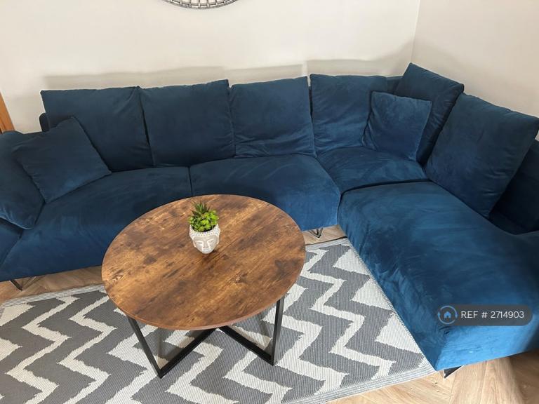 5 bedroom flat in County Road, Ormskirk, L39 (5 bed) (#2714903)