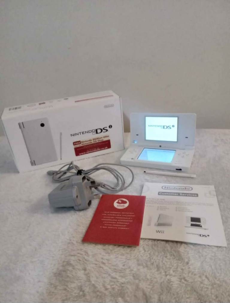 Nintendo DSi (BOXED) Charger & Stylus - Pure White