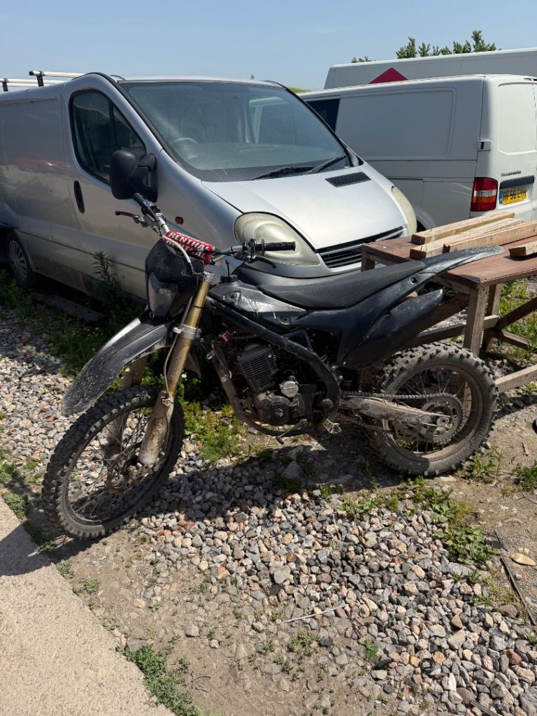 10TEN 250RX 4 Stroke Dirt Bike / Enduro – Starts First Kick – Loads of New Parts