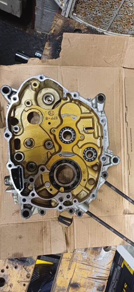 Honda cbr125r crank case 