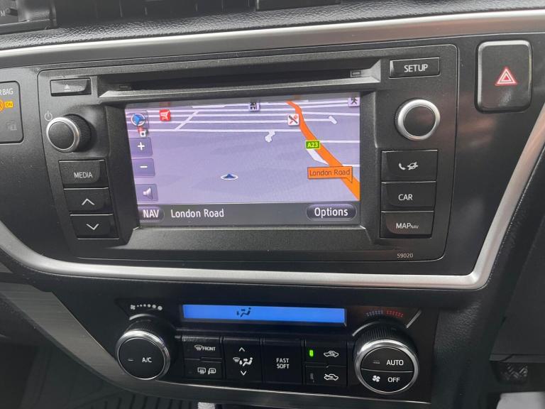 2014 Toyota Auris 1.6 V-Matic Icon 5dr HATCHBACK PETROL Manual