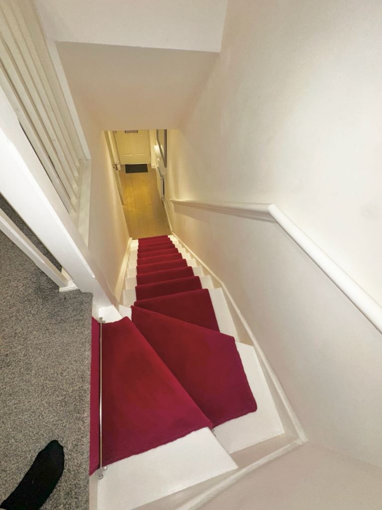 Freshly Refurbished House - Private Rd - Parking Bays