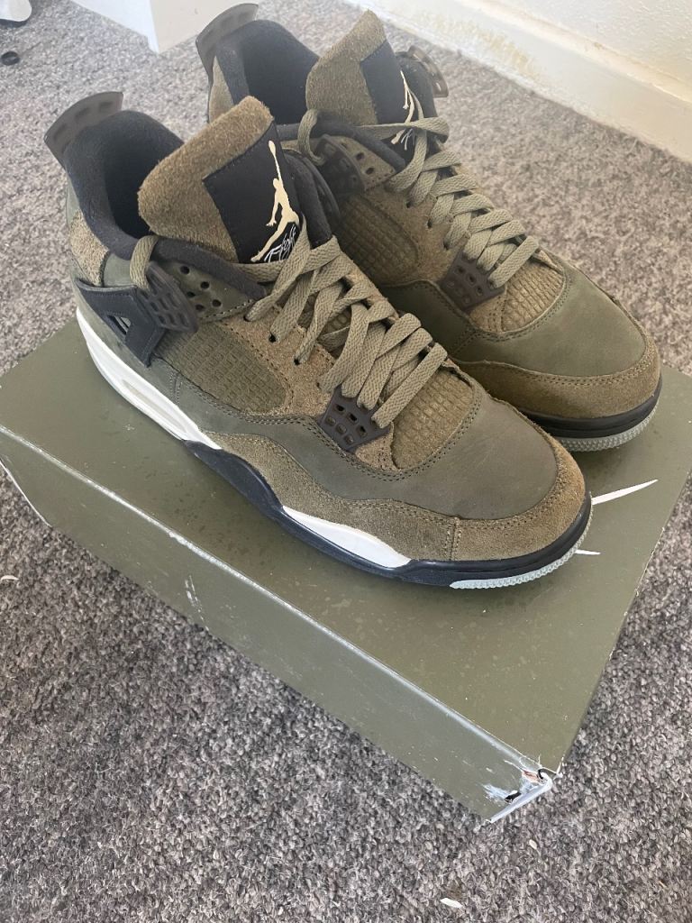 Jordan 4 Medium olive 7.5Uk
