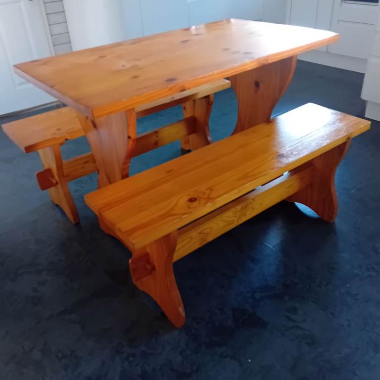  Pine table and benches