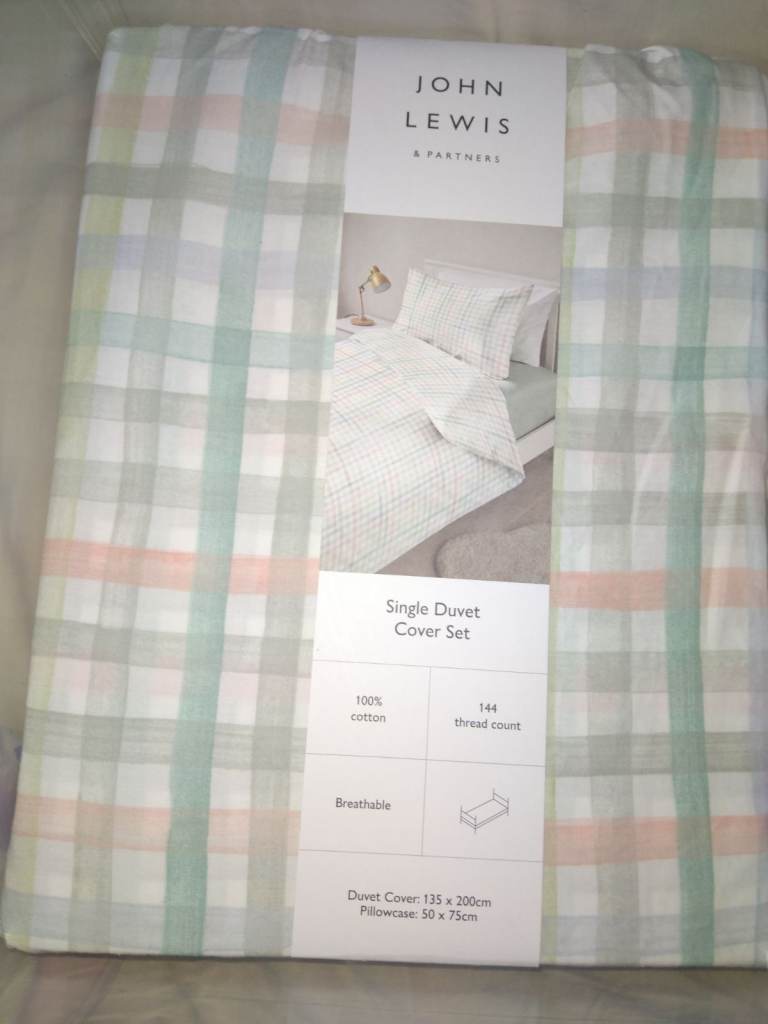 Brand New Multicoloured Cotton Bedding Accessories Set