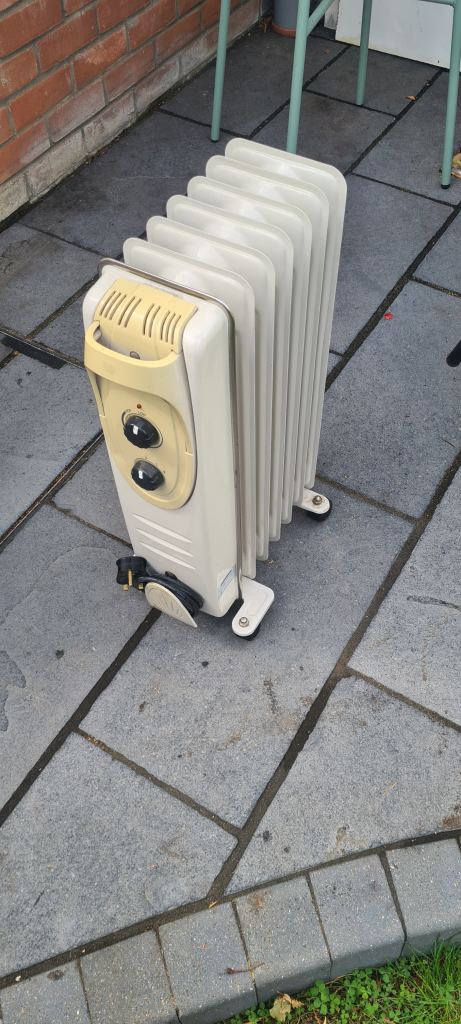 Oil filled electric radiator