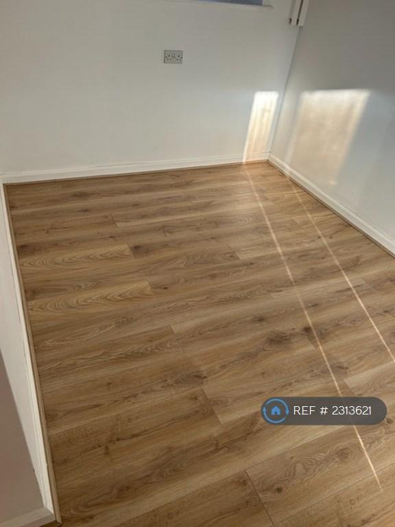 1 bedroom house in Bentham Stables, Purton, Swindon, SN5 (1 bed) (#2313621)