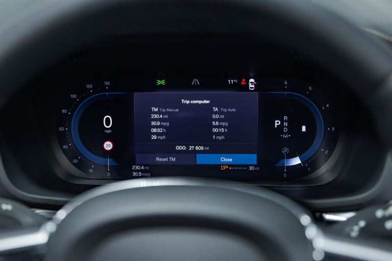 2022 Volvo XC60 2.0 B4D R DESIGN Pro 5dr AWD Geartronic ESTATE DIESEL Automatic