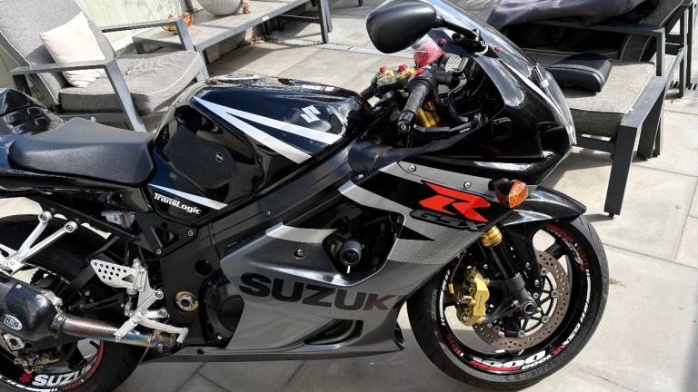 Black/Silver GSXR 1000 K4