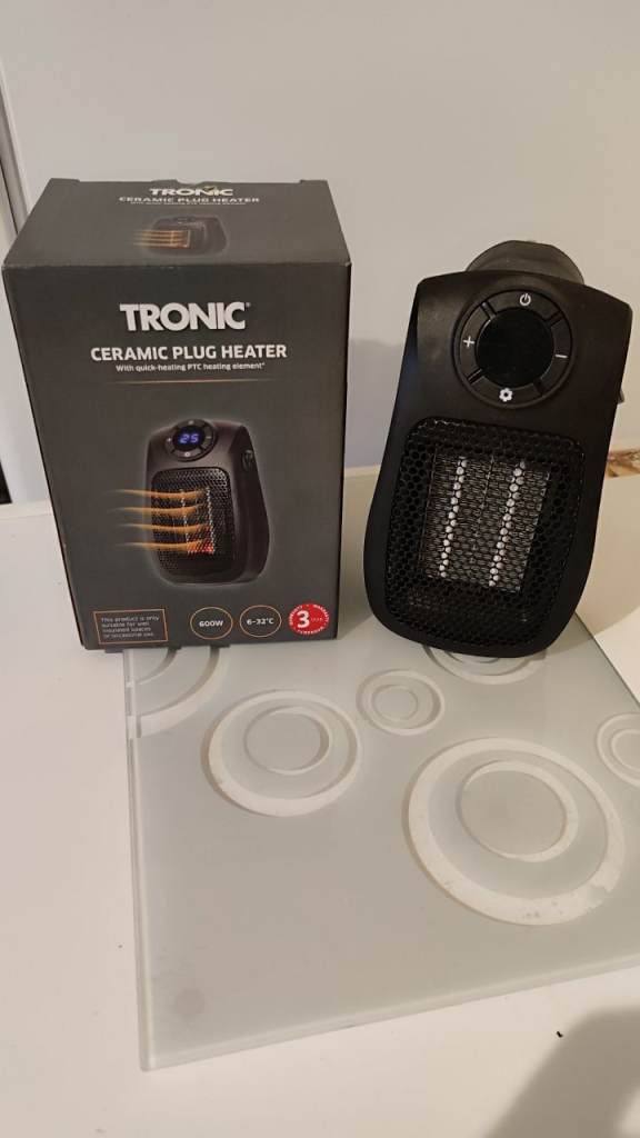 Plug in electric heater 