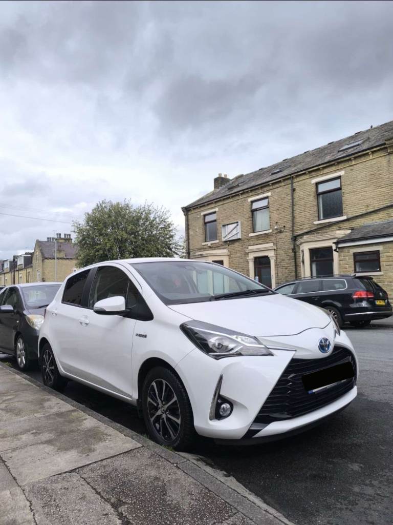 Toyota Yaris Icon Tech (2019) 1.5 VVT-h Icon Tech Hatchback 5dr Petrol Hybrid E-CVT Euro 6 