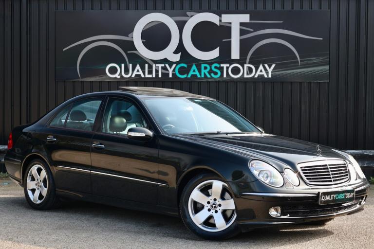 Mercedes W211 E Class E500 5.0 V8 Avantgarde + Melanite Green / Black + Sunroof