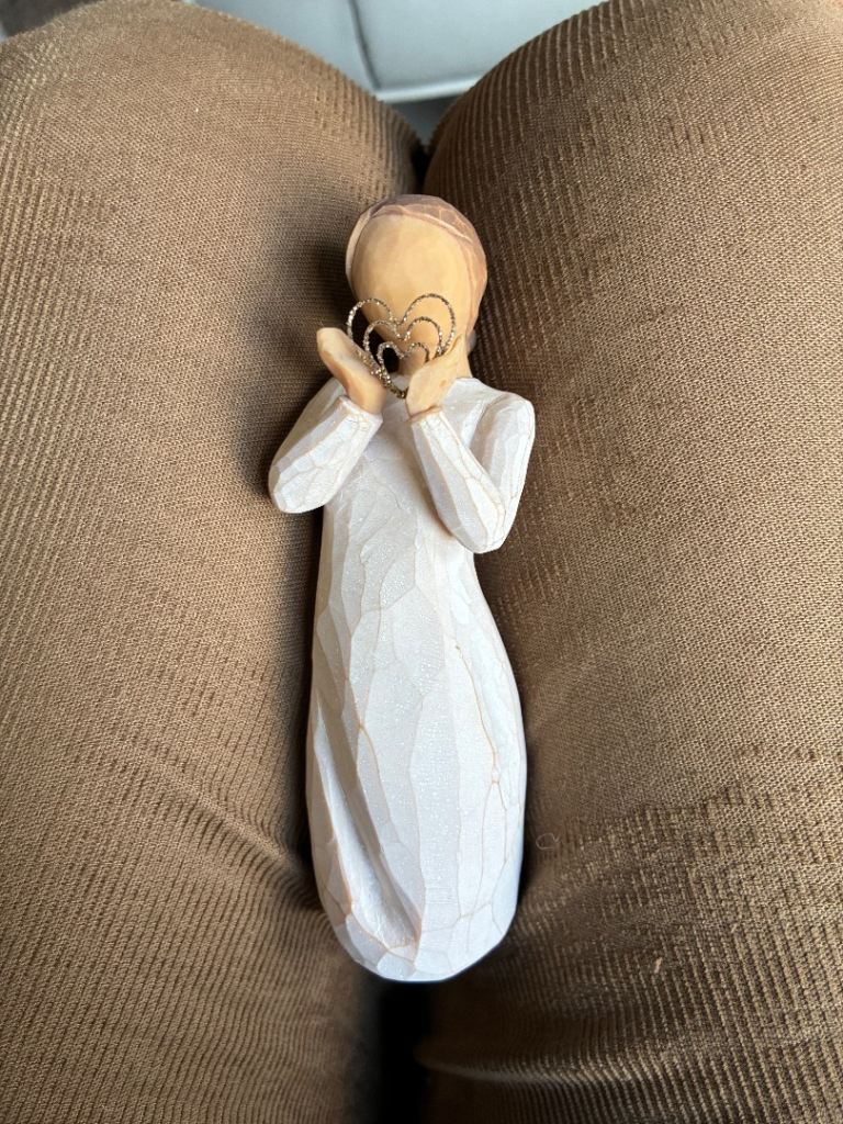 Willow Tree  ‘Lots of Love’