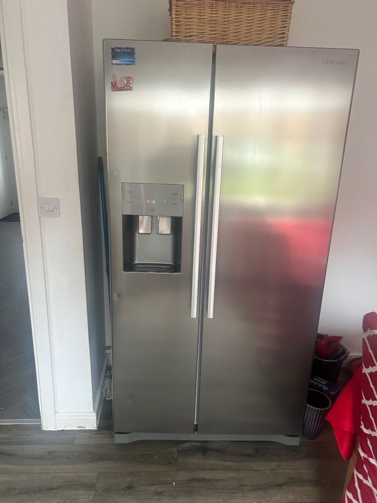 Samsung American Fridge Freezer - Silver, Good Condition