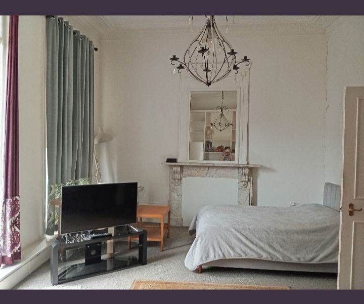 Room to rent, daily or weekly, furnished,, bills included large room with large private balcony