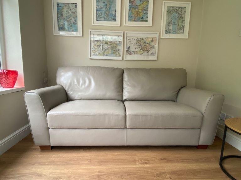 Comfortable 2-Seater Leather Sofa – Beige, Very Good Condition