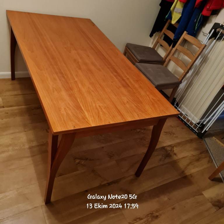 Extendable Solid Wood Dining Table – Seats 8-10