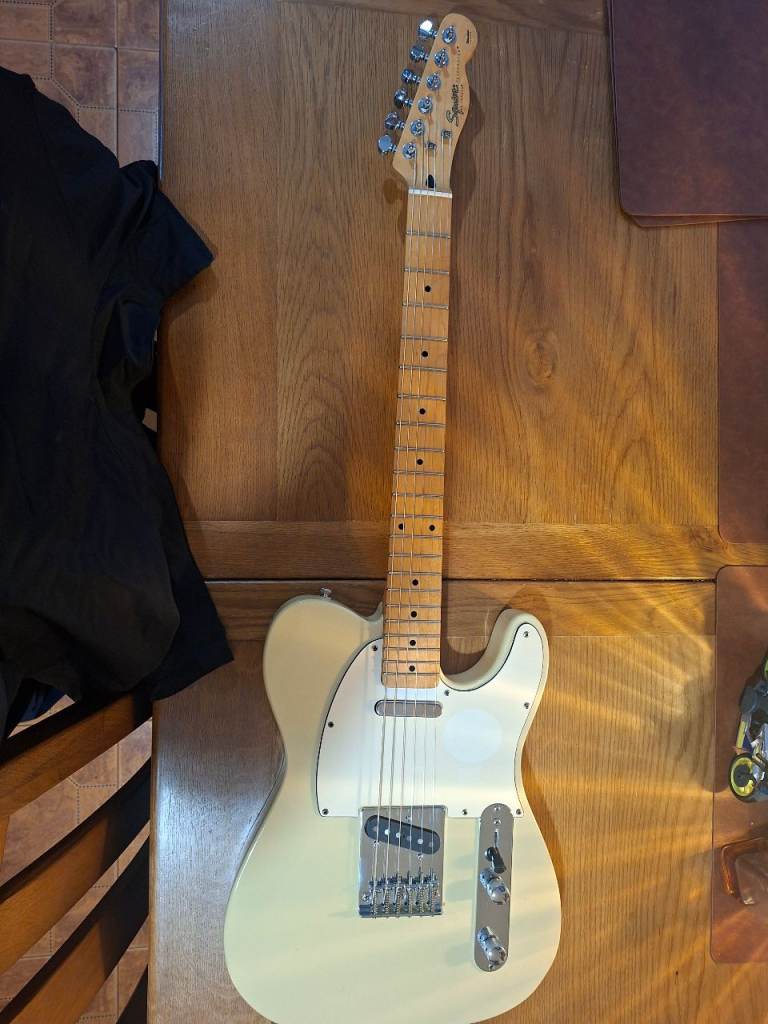 Yeae 2000 Fender Squier Standard Telecaster  electric guitar 