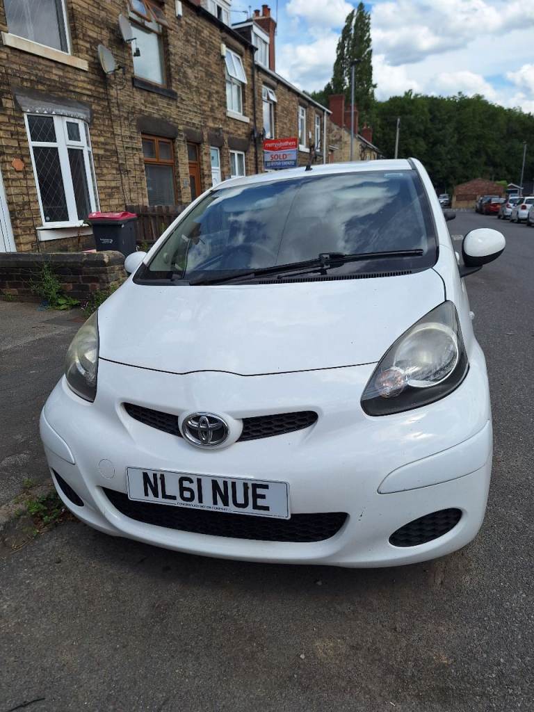 Toyota, AYGO, Hatchback, 2011, Manual, 998 (cc), 3 doors