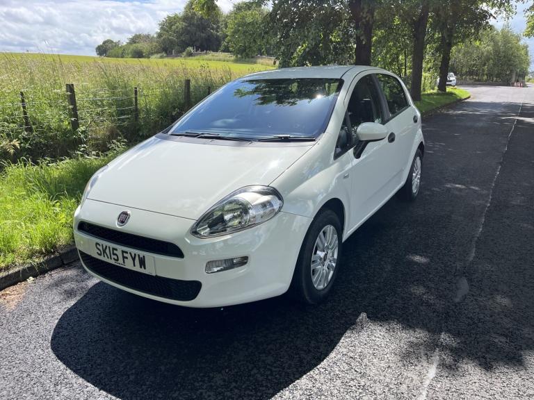 FIAT PUNTO 1.2 Punto 5-door 1.2 8v 69hp Pop+ 2015