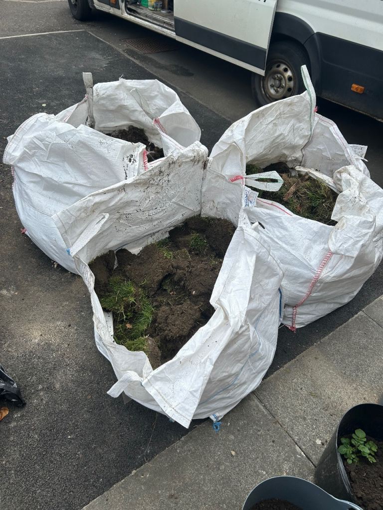 Free soil/lifted turf