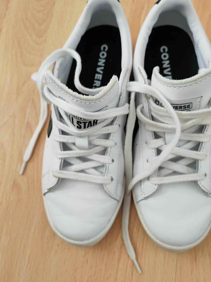Ladies/ teens converse size 3 