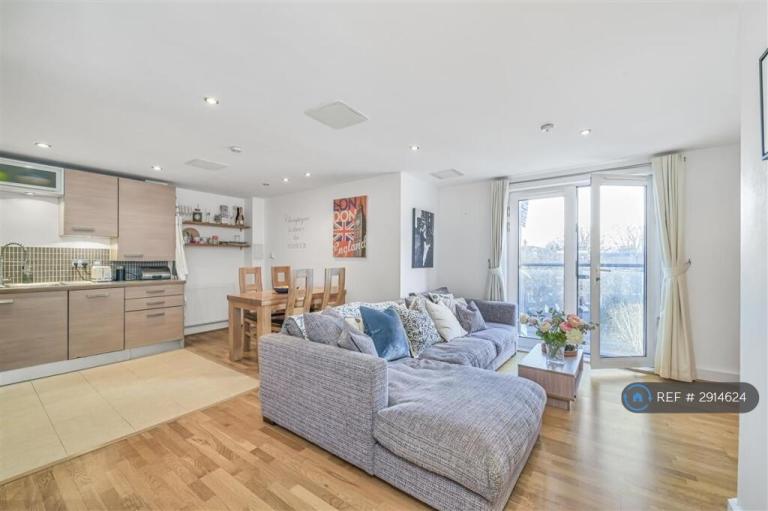 2 bedroom flat in Stane Grove, London, SW9 (2 bed) (#2914624)