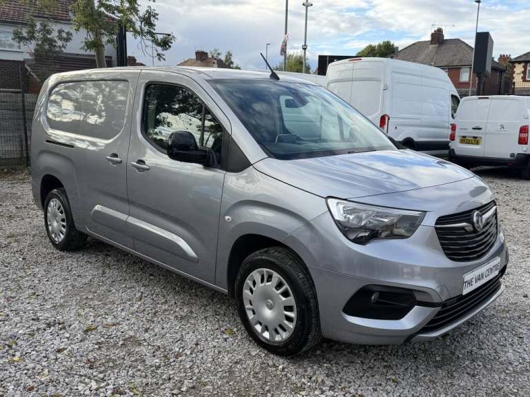 2023 Vauxhall Combo CARGO PRO L2 H1 (LWB) 1.5 2300 **ONLY 31,000 MILES** - FSH Panel Van Diesel M...